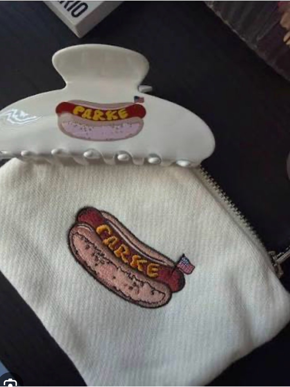 NEW Parke claw clip hotdog with pouch